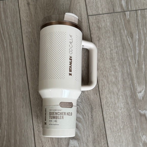 Stanley / Calia exclusive Cream Tumbler with Handle and Straw - Picture 2 of 7